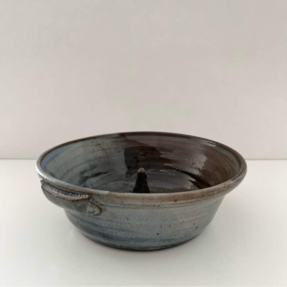 Vintage John Graves Handmade Studio Pottery Apple Baker Baking Dish Bowl Signed